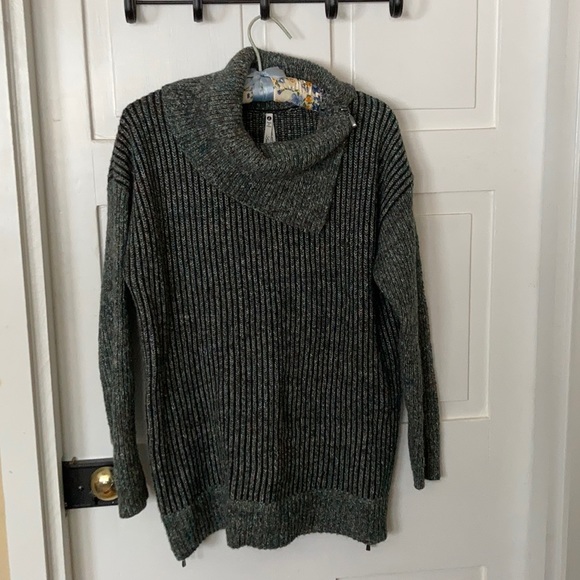 LAST CALL Green Stitch Fix zip cowl neck sweater tunic - Picture 4 of 10
